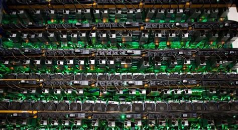 Новый рекордный спад сложности майнинга: что это значит для сети и майнеров